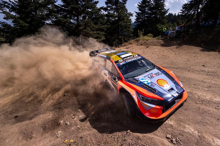 EKO Ράλλυ Ακρόπολις, ΕΔ7: Νέα ανατροπή, ο Τάνακ έχασε την πρωτοπορία με δύο κλαταρίσματα