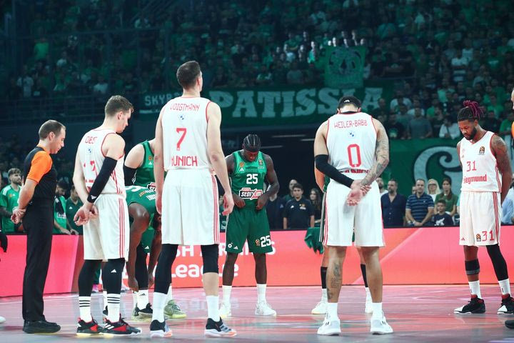 Παναθηναϊκός AKTOR – Μπάγερν: Ανατριχίλα στην ενός λεπτού σιγή στη μνήμη του Τζορτζ Μπάλντοκ