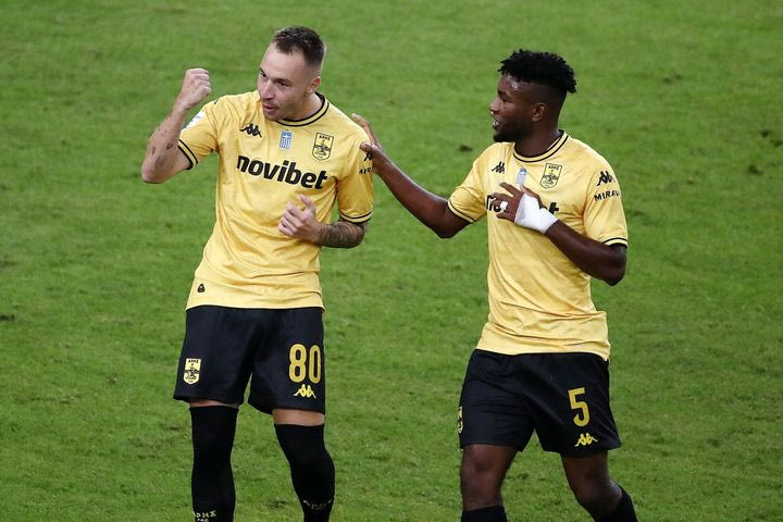 Παναθηναϊκός – Άρης 1-1: Όρθιοι με Μορόν στο ΟΑΚΑ οι κίτρινοι, παρέμειναν στην κορυφή και κράτησαν χαμηλά το τριφύλλι