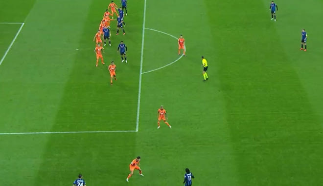 Η κοντινή προβολή του Τζιμσίτι για το 1-0 της Αταλάντα