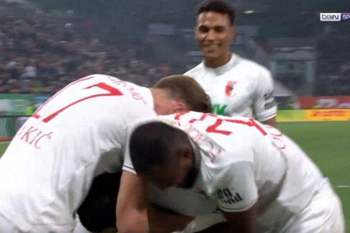 Άουγκσμπουργκ – Γκλάντμπαχ 2-1: Η ομάδα του Γιαννούλη έδωσε τέλος στο αρνητικό σερί της