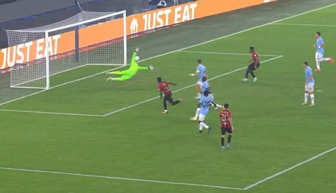 Ο Μπογκά μείωσε σε 2-1 για την Νις νικώντας με πλασέ τον Μανδά
