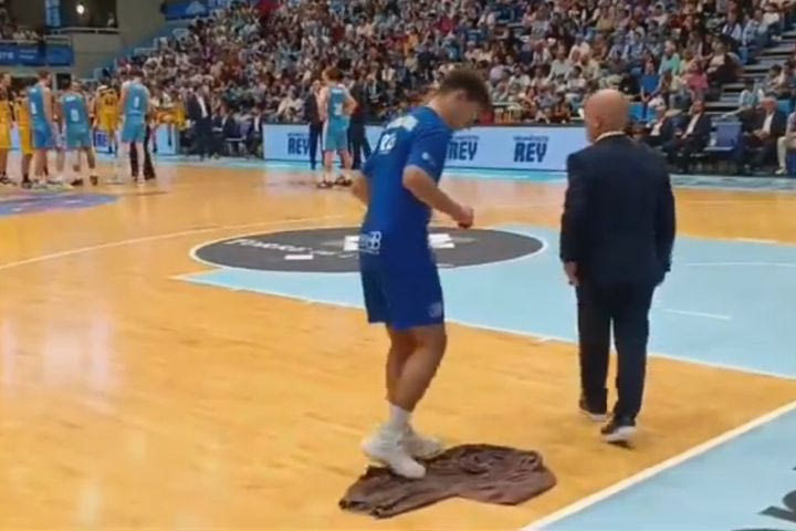 Liga Endesa: Διακοπή στον αγώνα Μπρεογκάν – Τενερίφη, καθώς έσταζε η οροφή του γηπέδου