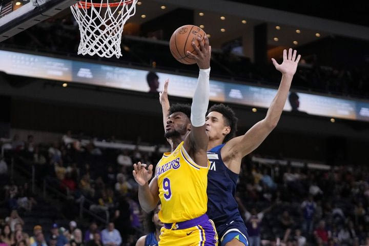 NBA: Ανεπίσημο ντεμπούτο για Μπρόνι Τζέιμς στην ήττα των Λέικερς από τους Τίμπεργουλβς, δεν έπαιξε ο ΛεΜπρόν
