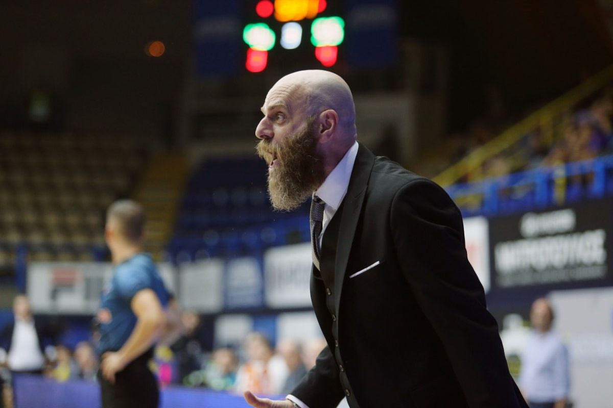 Καντσελιέρι: “Στο τέλος δε χάσαμε το μυαλό μας, σημαντική νίκη για εμάς”