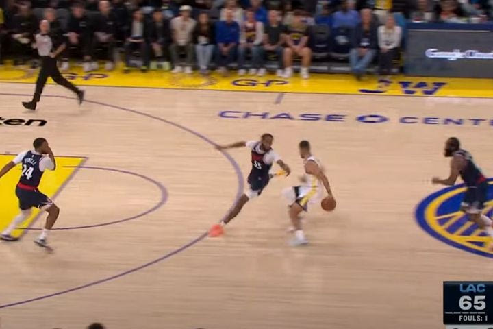 NBA: Το απίθανο σόλο του μαγικού Στεφ Κάρι και το ηχηρό κάρφωμα του Χόλμγκρεν δεσπόζουν στο Top-10 της Δευτέρας