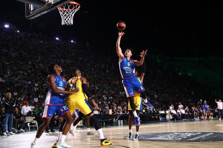 Αναντολού Εφές – Μακάμπι Τελ Αβίβ 89-66: Κυρίαρχοι οι Τούρκοι με Μπράιντ – Οτούρου στο εντυπωσιακό πρώτο ματς του “Παύλος Γιαννακόπουλος” στο Καλλιμάρμαρο