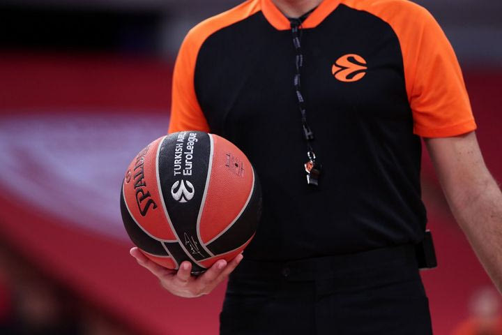 Η EuroLeague προσθέτει το “μπρος-πίσω” στις φάσεις που μπορούν να ελέγξουν οι διαιτητές μέσω instant replay