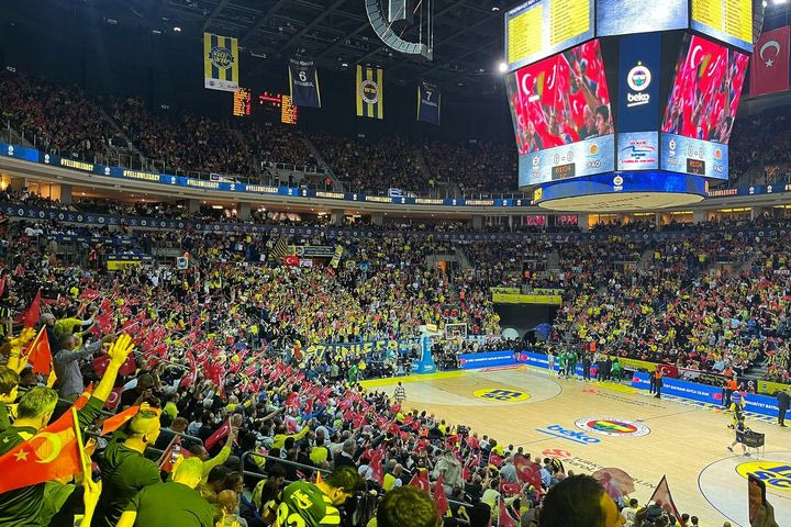 Ο Παναθηναϊκός AKTOR έκανε καταγγελία στη EuroLeague για σημαίες του ψευδοκράτους στο ματς με τη Φενέρμπαχτσε