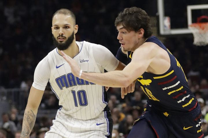 Η επική ανάρτηση της EuroLeague για τις μεταγραφές Ολυμπιακού και Παναθηναϊκού AKTOR είχε αναφορά στο φρέντο καπουτσίνο