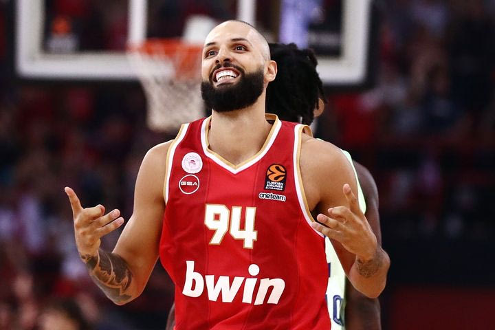 Ο Ολυμπιακός την Τρίτη δεν κέρδισε μόνο τη Ρεάλ, αλλά και την Μπαρτσελόνα