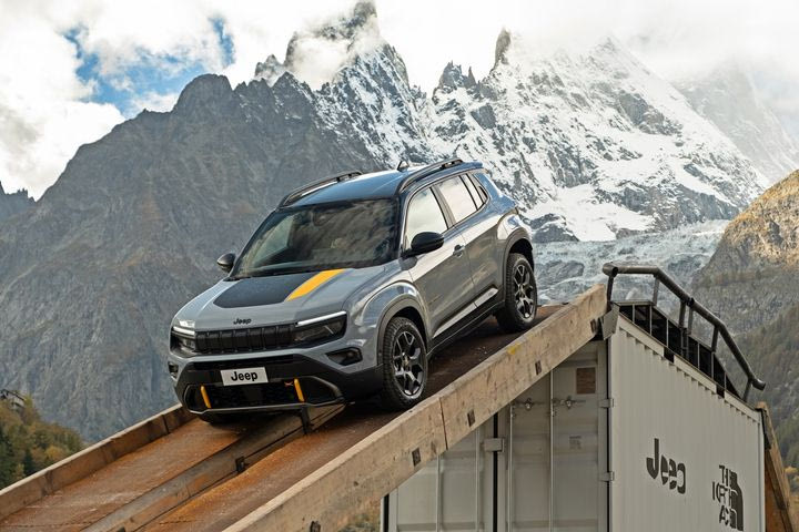 Το SUV Jeep Avenger 4xe The North Face Edition έρχεται με κορυφαία τεχνολογία, δίψα για εξερεύνηση και ανάλογα αξεσουάρ