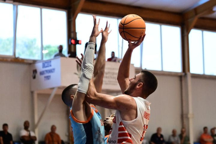 Η Elite League έδωσε τόπο στα νιάτα στην πρεμιέρα της σε ποσοστό 57%