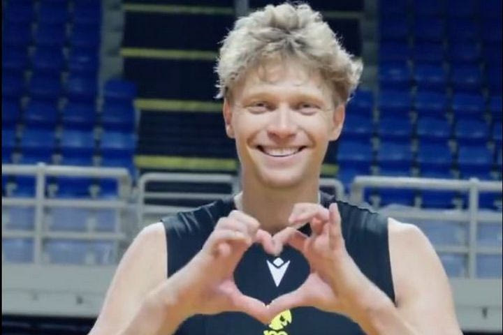 Το υπέροχο VIDEO της ΑΕΚ Betsson για τον μικρό φίλο της ομάδας που πάσχει από λευχαιμία: “Κωνσταντίνε, σε αγαπάμε”