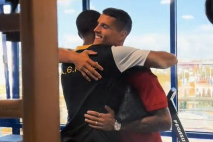 ΑΕΚ: Η αγκαλιά Μαρσιάλ και Λαμέλα στο νέο VIDEO της Ένωσης από την παρουσίαση του Γάλλου σταρ