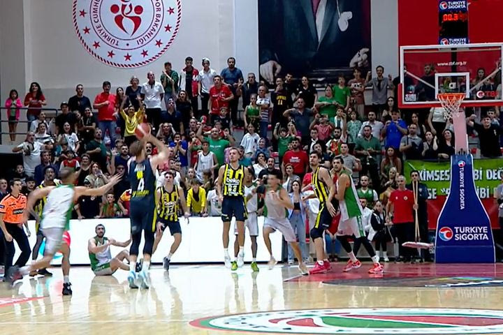 Γιάλοβα – Φενέρμπαχτσε 90-97: Ξύπνησε στο δ’ δεκάλεπτο και πήρε τη νίκη στην παράταση πριν τη διαβολοβδομάδα της EuroLeague