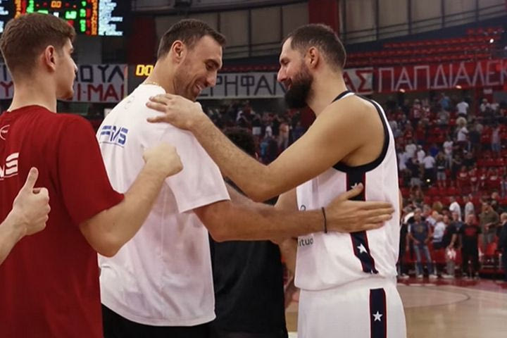 Ολυμπιακός: Η διαφορετική ματιά από τη νίκη επί της Αρμάνι, ο ερυθρόλευκος παλμός και τα χαμόγελα Μιλουτίνοβ-Μίροτιτς
