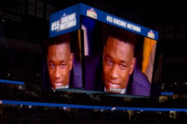 NBA, Νάγκετς: Τίμησαν τον Ντικέμπε Μουτόμπο με VIDEO και Standing Ovation 55 δευτερολέπτων