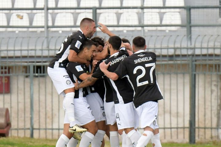 Πανσερραϊκός – ΟΦΗ 2-3: Με το γκολ του Φούντα στο 89′ πήρε δια πυρός και σιδήρου τη ματσάρα των Σερρών