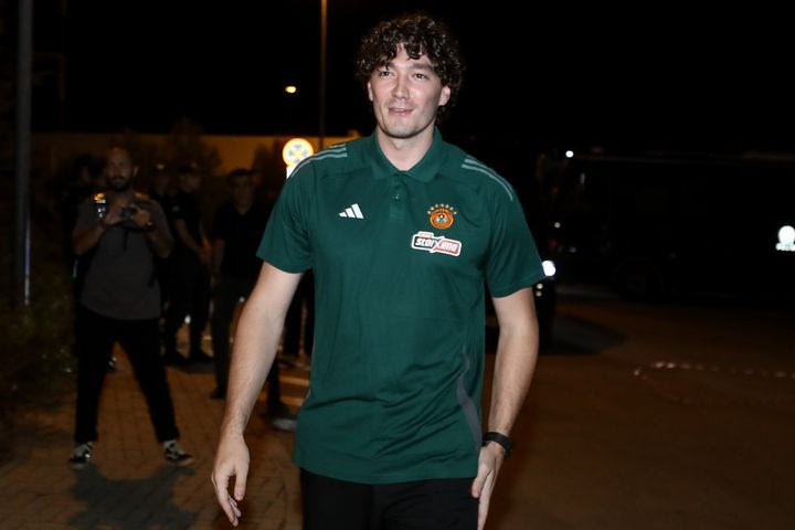 Παναθηναϊκός AKTOR: Ο Τσεντί Οσμάν έφτασε στην Ελλάδα για τους πράσινους