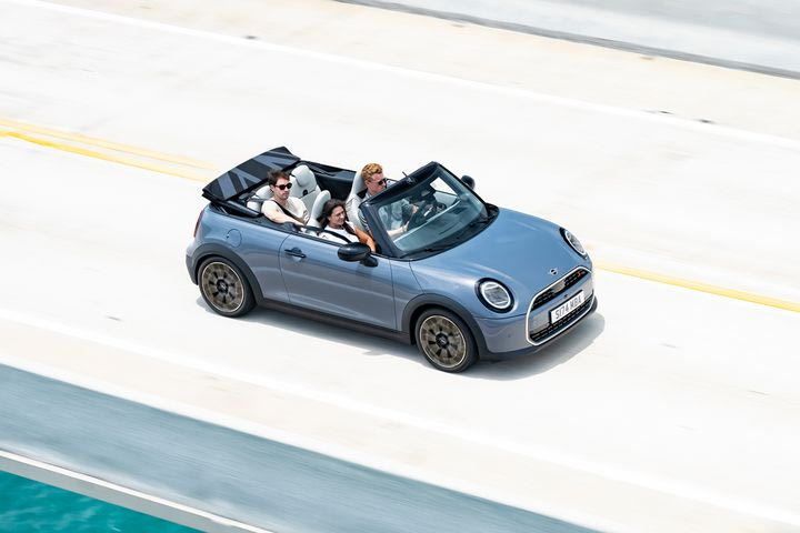 Ήρθε η ώρα του ανοιχτού Mini- Αρχές του 2025 το Cooper Cabrio στην Ελλάδα σε τιμή- έκπληξη
