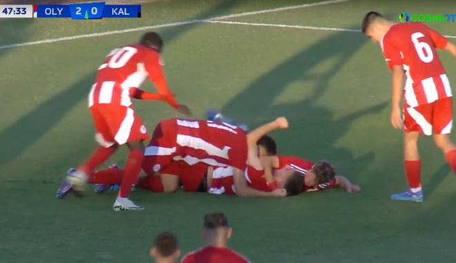 Η κοντινή προβολή του Παναγάκου για το 3-0 του Ολυμπιακού