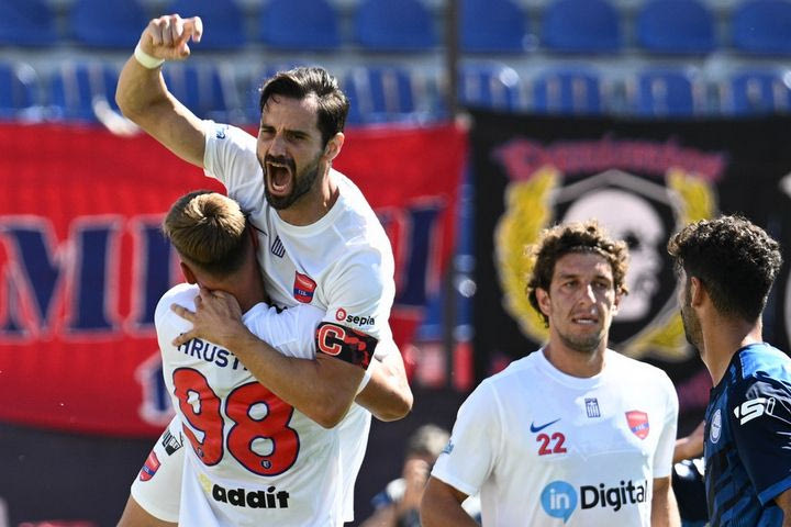 Πανιώνιος – Χανιά 1-0: Πρώτη νίκη για τους κυανέρυθρους στη Super League 2 με σκόρερ τον Αυλωνίτη, υπό το βλέμμα του Τσερίσεφ