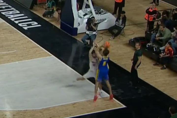 BCL: “Λάθος των διαιτητών στα τελευταία 6″ στο Μανίσα – Περιστέρι, υπήρχε φάουλ για τρεις βολές που δεν δόθηκε υπέρ του Πάπας”