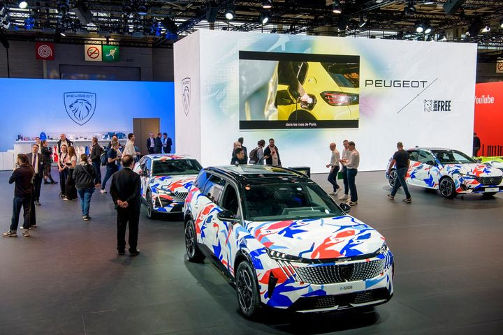 Επίδειξη δύναμης εντός έδρας από την Peugeot – Με γκάμα 12 ηλεκτρικών στο Παρίσι