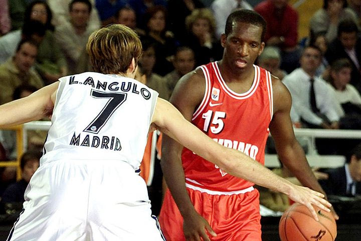 Τα γενέθλια της EuroLeague και το “Γκαρσόν, λεκιάστηκα”