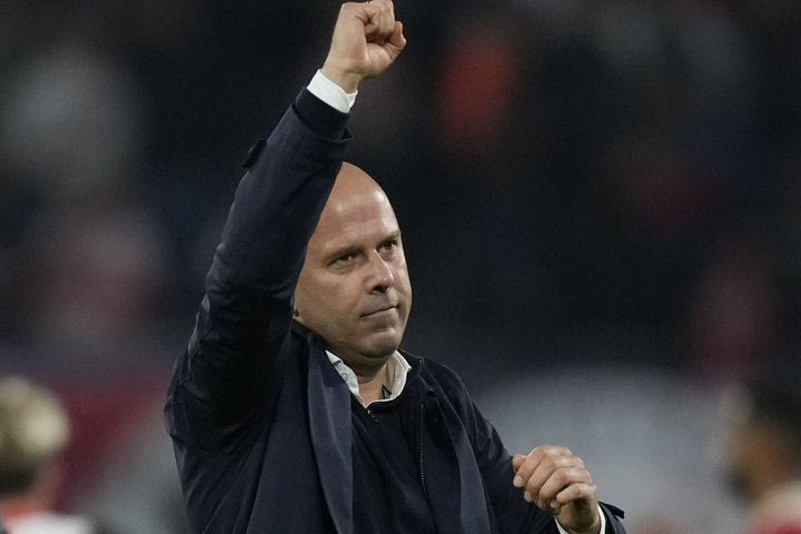 Σλοτ για Ίσακ: “Πλέον μπορούμε να τον κρίνουμε δίκαια, η προετοιμασία του στη Λίβερπουλ ολοκληρώθηκε”