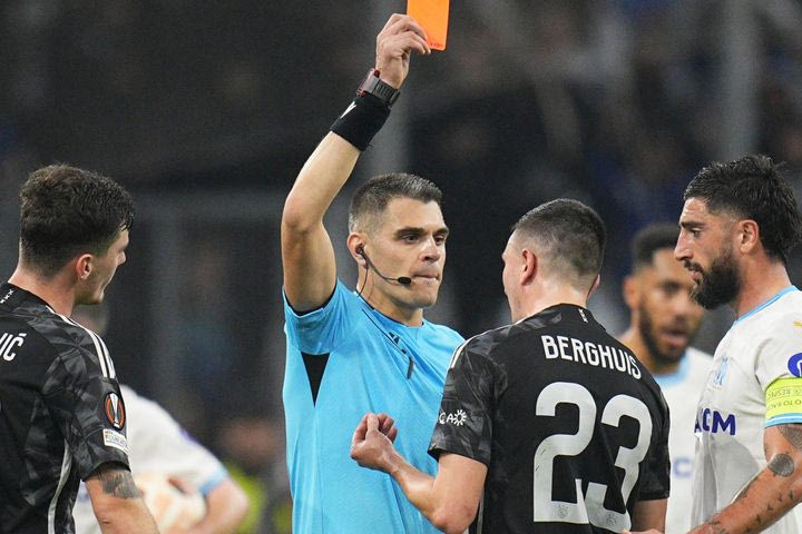 Europa League: Αυτοί είναι οι διαιτητές για τα ματς του Ολυμπιακού και του ΠΑΟΚ