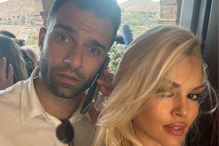 Η Βίκυ Κάβουρα για τον Γιώργο Τζαβέλλα την περίοδο της εγκυμοσύνης της: “Κουβάλησε πολύ καρπούζι, έκανε πολλή υπομονή”