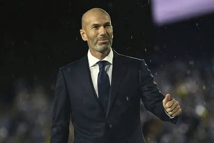 Ζιντάν: “Δεν θα πήγαινα στη Μάντσεστερ Γιουνάιτεντ, γιατί δεν γνωρίζω τέλεια αγγλικά”