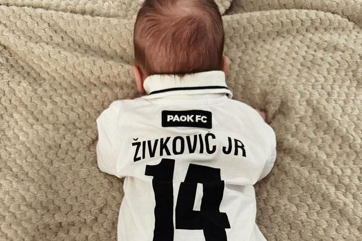 ΠΑΟΚ: Ο γιος του Ζίβκοβιτς φόρεσε τα ασπρόμαυρα για τον πατέρα του