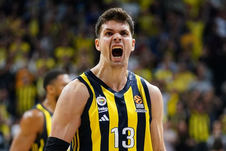 Ανατροπή με Μπιμπέροβιτς: Απέρριψε τους Γκρίζλις και έκλεισε για τρία χρόνια με τη Φενέρμπαχτσε, σύμφωνα με Τούρκο δημοσιογράφο