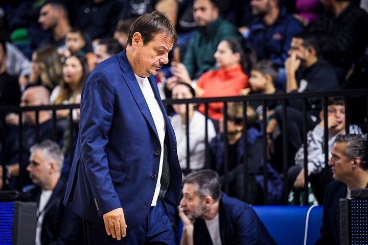 Αταμάν: “Στο πρώτο μέρος δεν παίξαμε μπάσκετ, απλά περπατούσαμε στο παρκέ”