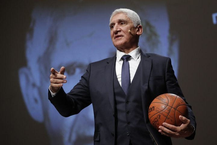 Ο Νικήτας Κακλαμάνης υποδέχτηκε τον Παναγιώτη Γιαννάκη στη Βουλή