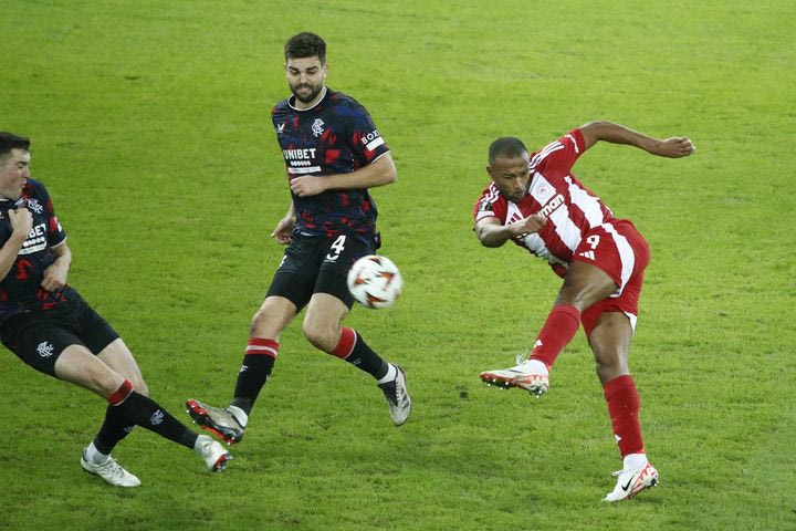 Το υπέροχο τελείωμα του Ελ Κααμπί για το 1-0 του Ολυμπιακού