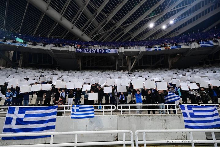 Το εντυπωσιακό κορεό των φίλων της Εθνικής για το Ελλάδα – Αγγλία