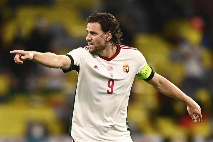 Ολλανδία – Ουγγαρία: Ο πρώην διεθνής και βοηθός προπονητή, Ανταμ Σάλαϊ είναι το μέλος των φιλοξενούμενων που αντιμετώπισε πρόβλημα και διακομίσθηκε στο νοσοκομείο