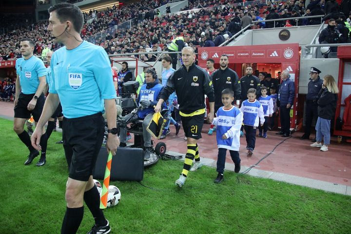 Super League: Πρόστιμο σε Ολυμπιακό και Άρη, απαλλάχθηκε η ΑΕΚ