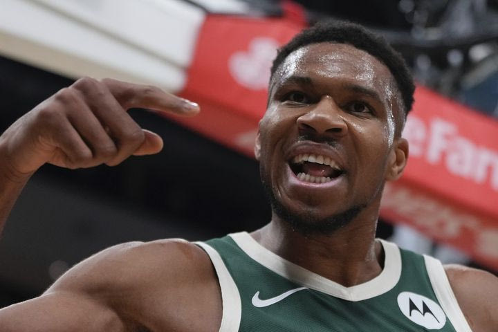 NBA, Γιάννης Αντετοκούνμπο: Τα highlights από το triple-double του κόντρα στους Πέισερς