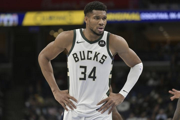 Μπακς – Μπλέιζερς 102-105: Νέο βήμα προς τα πίσω από το Μιλγουόκι του Αντετοκούνμπο, μοιραίος στο φινάλε ο Λίλαρντ