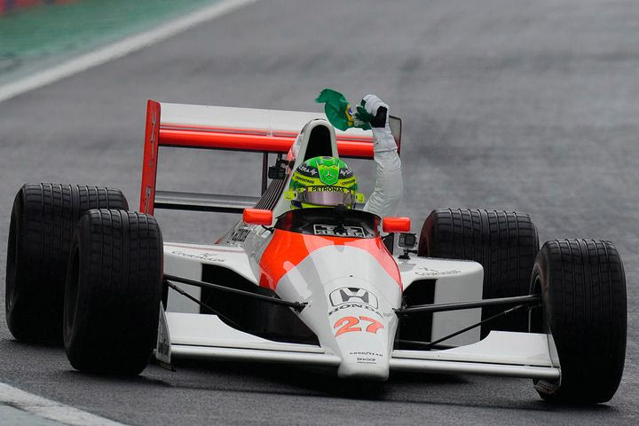 Χάμιλτον: “Η οδήγηση της McLaren του Σένα ήταν η μεγαλύτερη τιμή της καριέρας μου”