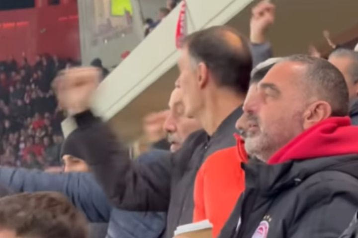 Ολυμπιακός – ΑΕΚ: Επικός Μπαρτζώκας αποθεώνει τον Μαροκινό σκόρερ με “οέ οέ Ελ Κααμπί”