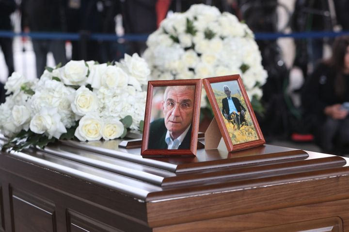 Η Θεσσαλονίκη αποχαιρέτησε τον Γιάννη Μπουτάρη: Πλήθος κόσμου στο τελευταίο “αντίο”