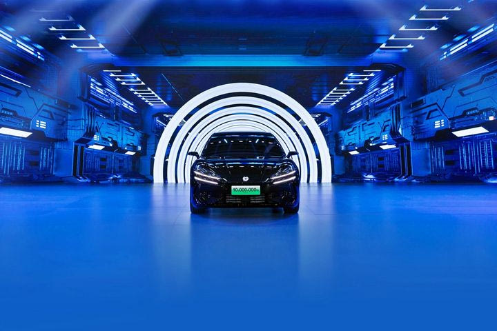 Διπλή γιορτή για τη BYD: 30ή επέτειος και παραγωγή 10.000.000 οχημάτων