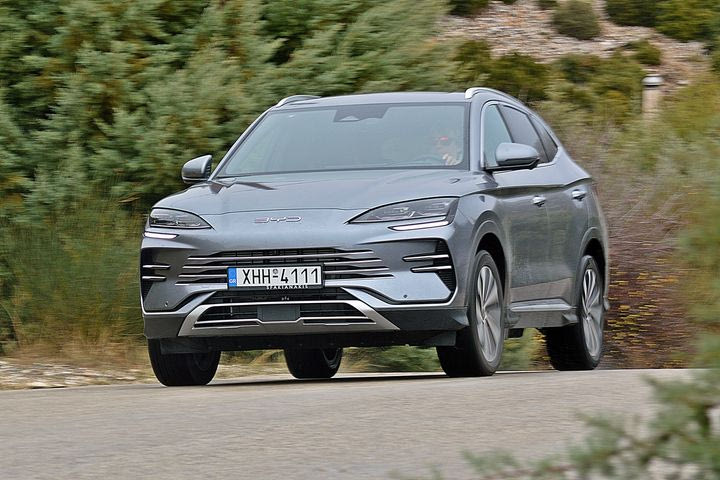 Δοκιμή του αξιόλογου από κάθε άποψη νέου υβριδικού SUV, BYD Seal U DMi με τους 324 ίππους