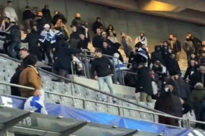 Γαλλία – Ισραήλ: Ξύλο μεταξύ οπαδών των δύο ομάδων στις εξέδρες, την ώρα του αγώνα